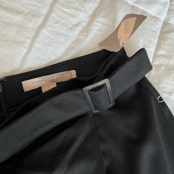 Forever21 Black skirt with Belt buckle flap - Picture 2 of 5